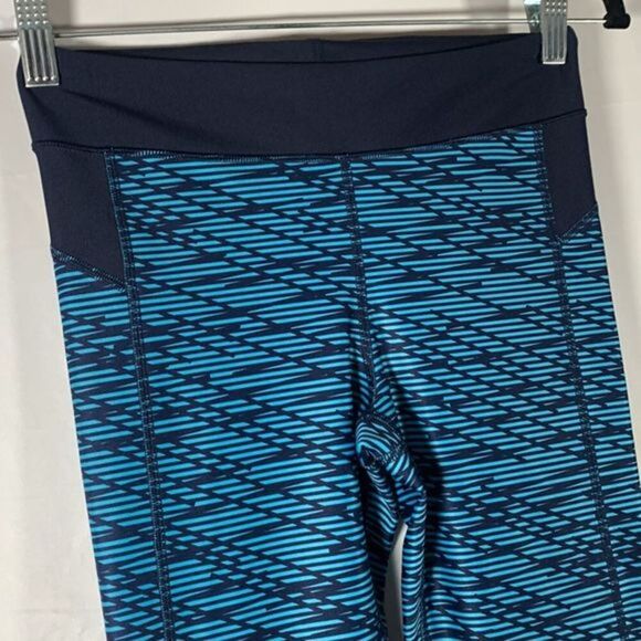 Under Armour Blue Striped Capri Legging Crops/Pants - Picture 2 of 6